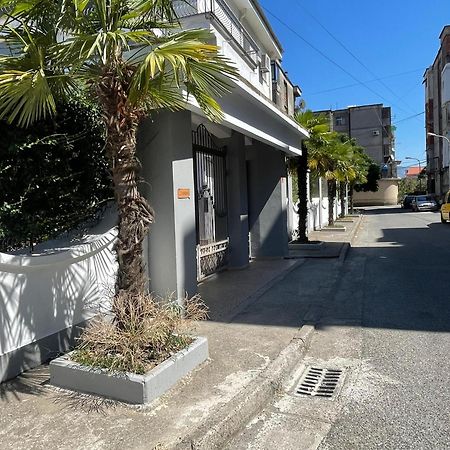 Las Palmas Guesthouse Shkodër Екстериор снимка